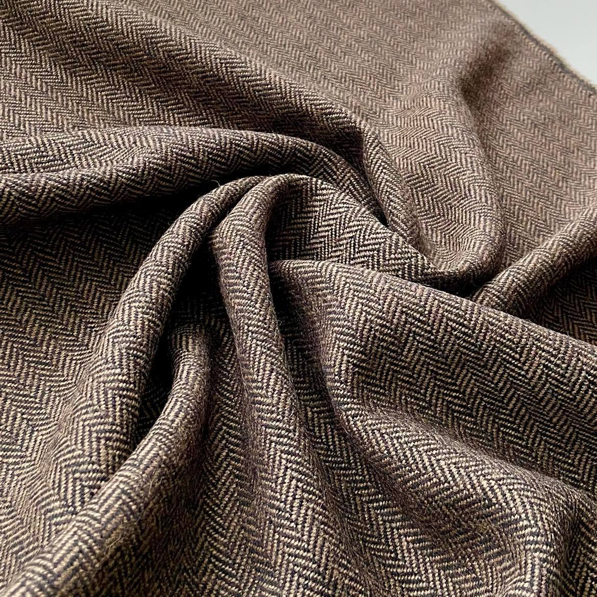 Unser German Tweed Fischgrat in der Farbe Goldmarie