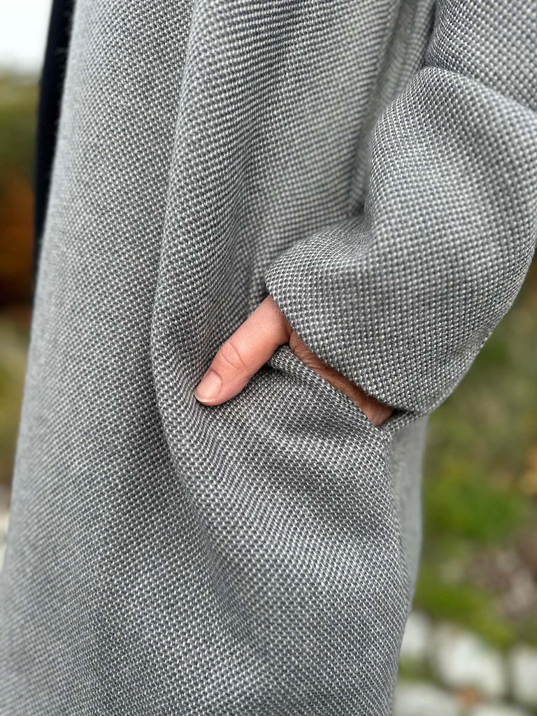 Unser German Tweed verarbeitet zu einem Mantel 'Frau Linda' von Studio Schnittreif