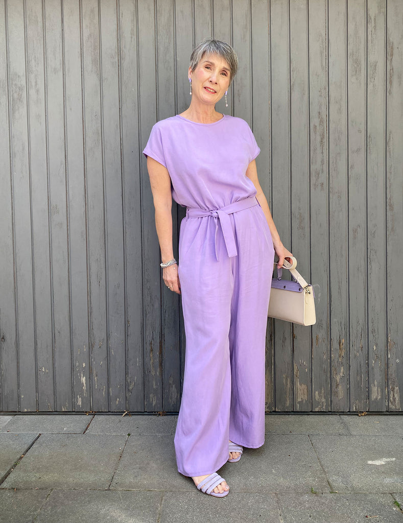 Nähbeispiel von unserem Sanded Tencel in der Farbe Flieder