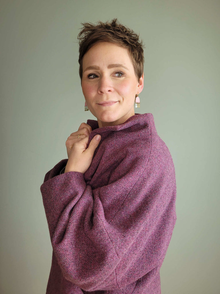 Designbeispiel unserer ReWool in der Farbe Pink als Novacoat von Papercutpatterns