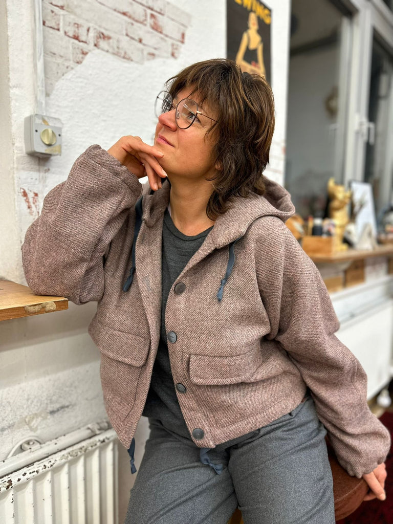 Designbeispiel unserer ReWool in der Farbe Pfirsich als Jacke No69 von Trendschnitt