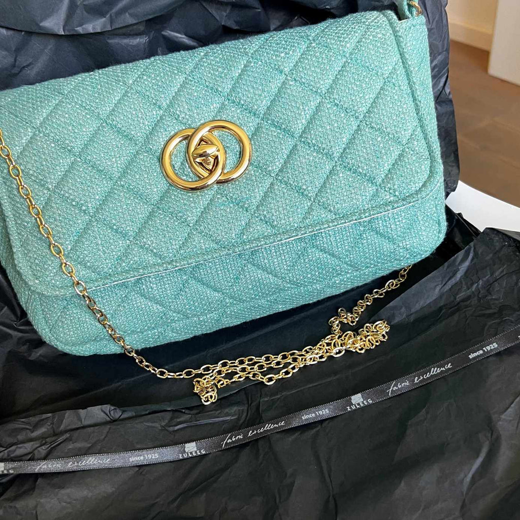 Chaneltasche als Designbeispiel in mintgrün