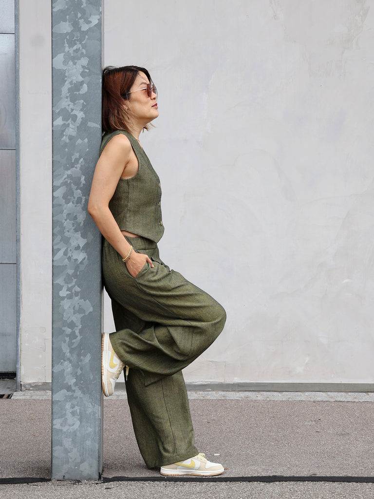 Nähbeispiel aus unserem Wolle-Leinen-Mix als Weste und Hose 