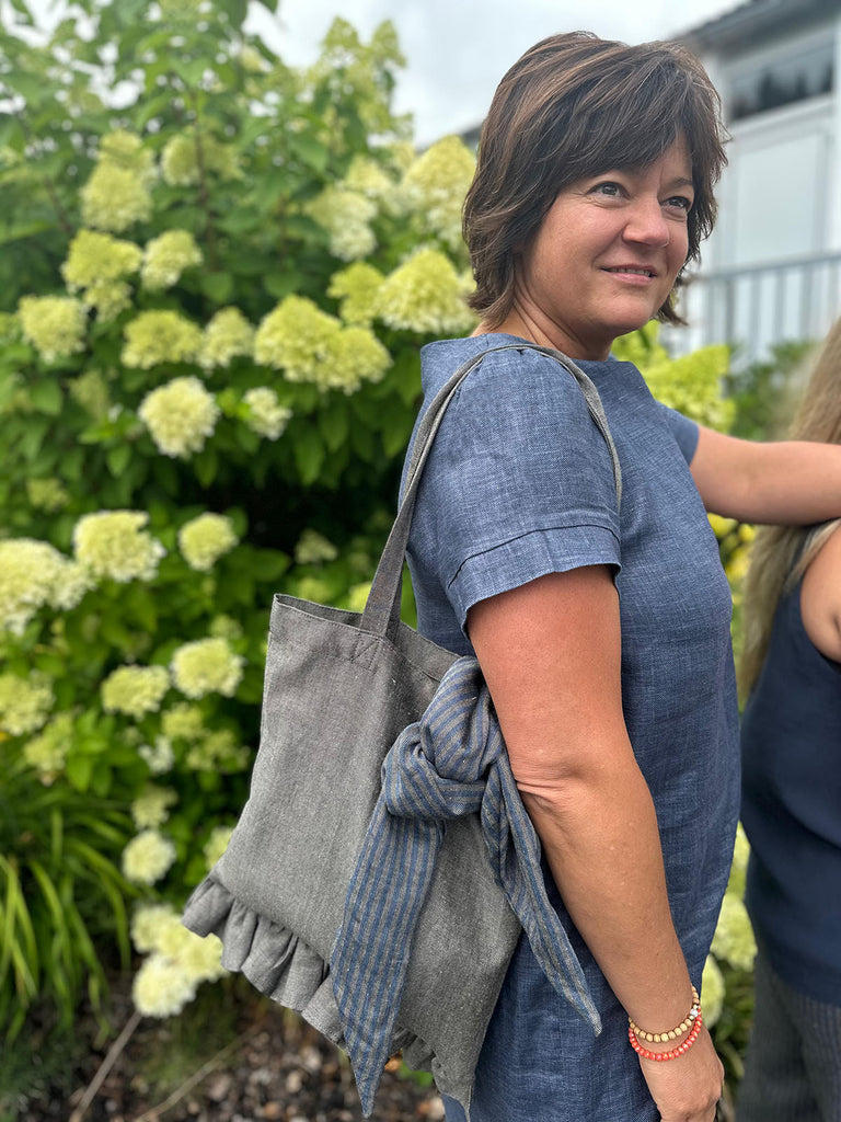 Nähbeispiel vom Wolle-Leinen-Mix in Beige und Blau