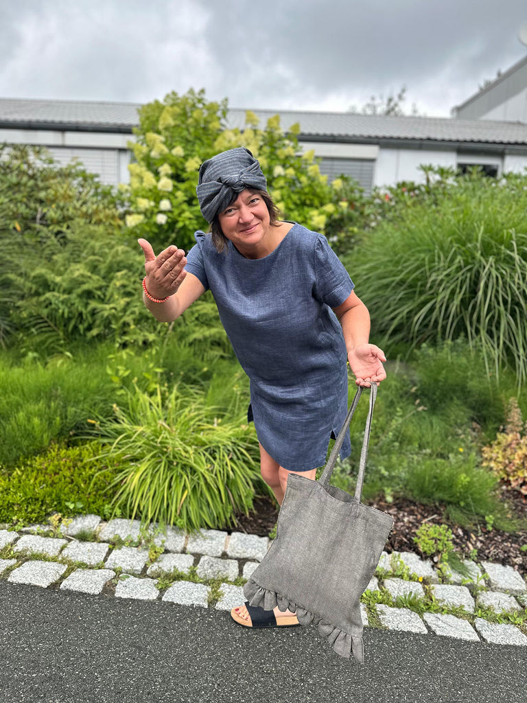 Nähbeispiel vom Wolle-Leinen-Mix Uni in Blau