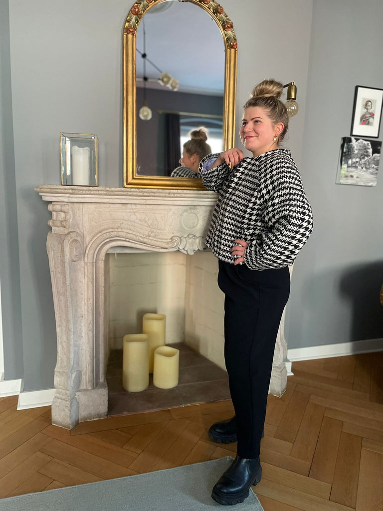 Nähbeispiel von unserem German Tweed Maxi-Glencheck als Kurzjacke aus der Burda Easy