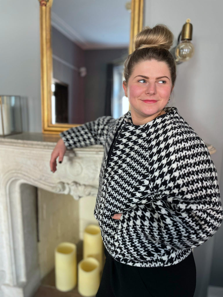 Nähbeispiel von unserem German Tweed Maxi-Glencheck als Kurzjacke aus der Burda Easy