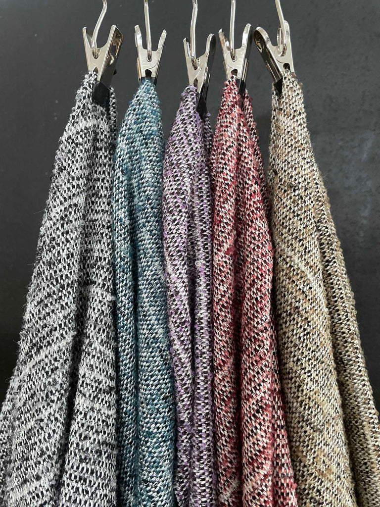 Alle Farben der Bouclé -Kollektion nebeneinander